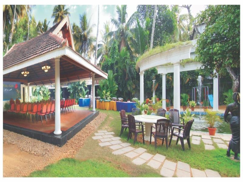 Hotel Chanakya Thiruvananthapuram Exteriör bild